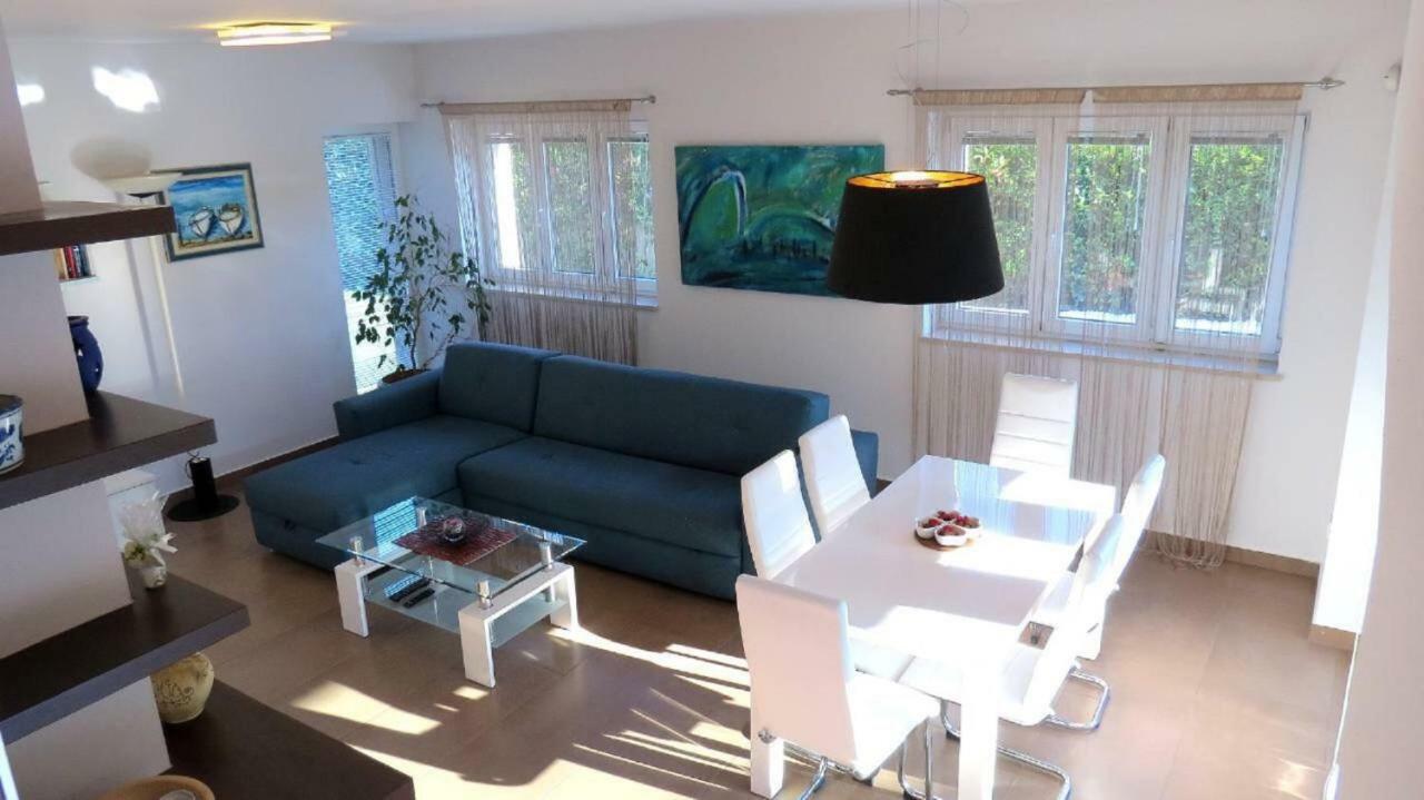 House Mia Apartment Liznjan Bagian luar foto
