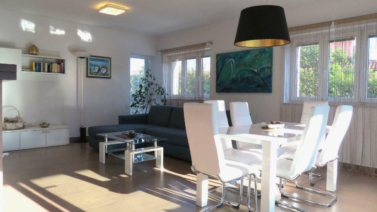 House Mia Apartment Liznjan Bagian luar foto