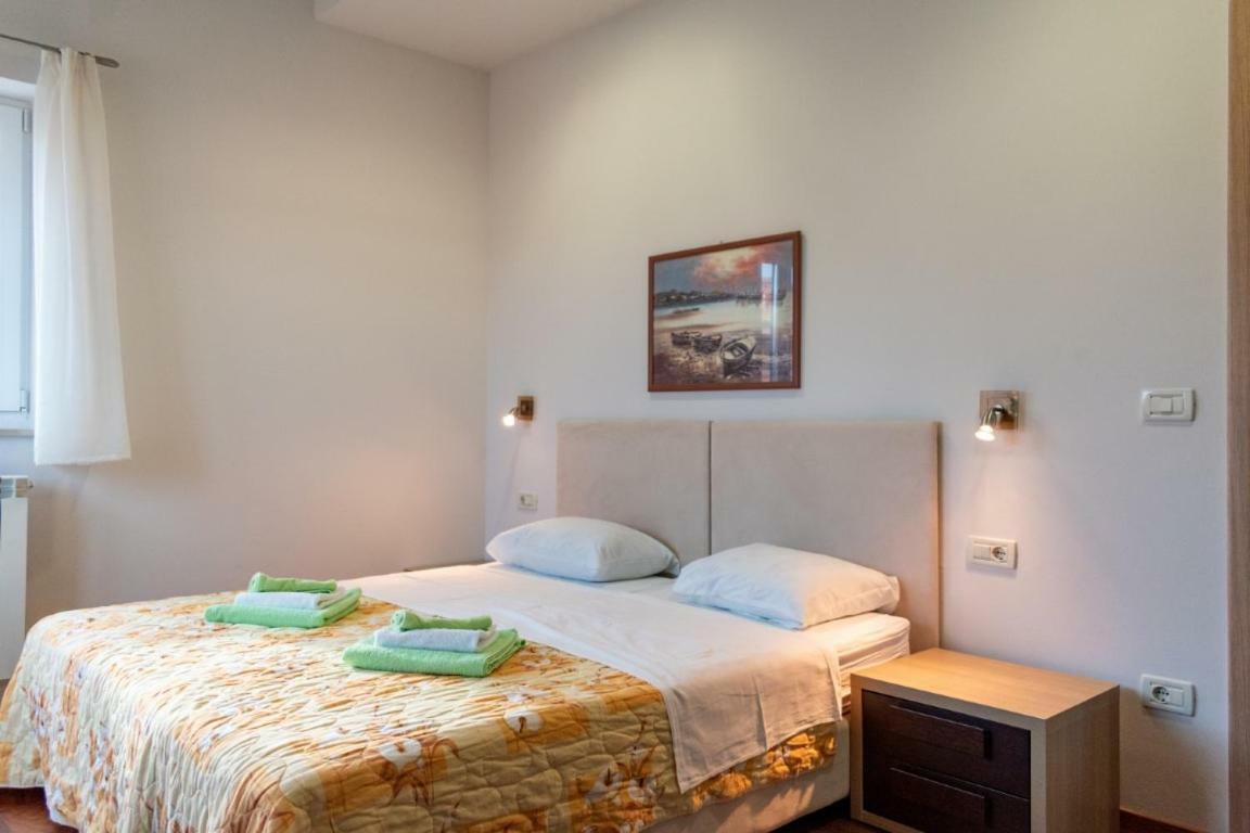 House Mia Apartment Liznjan Bagian luar foto