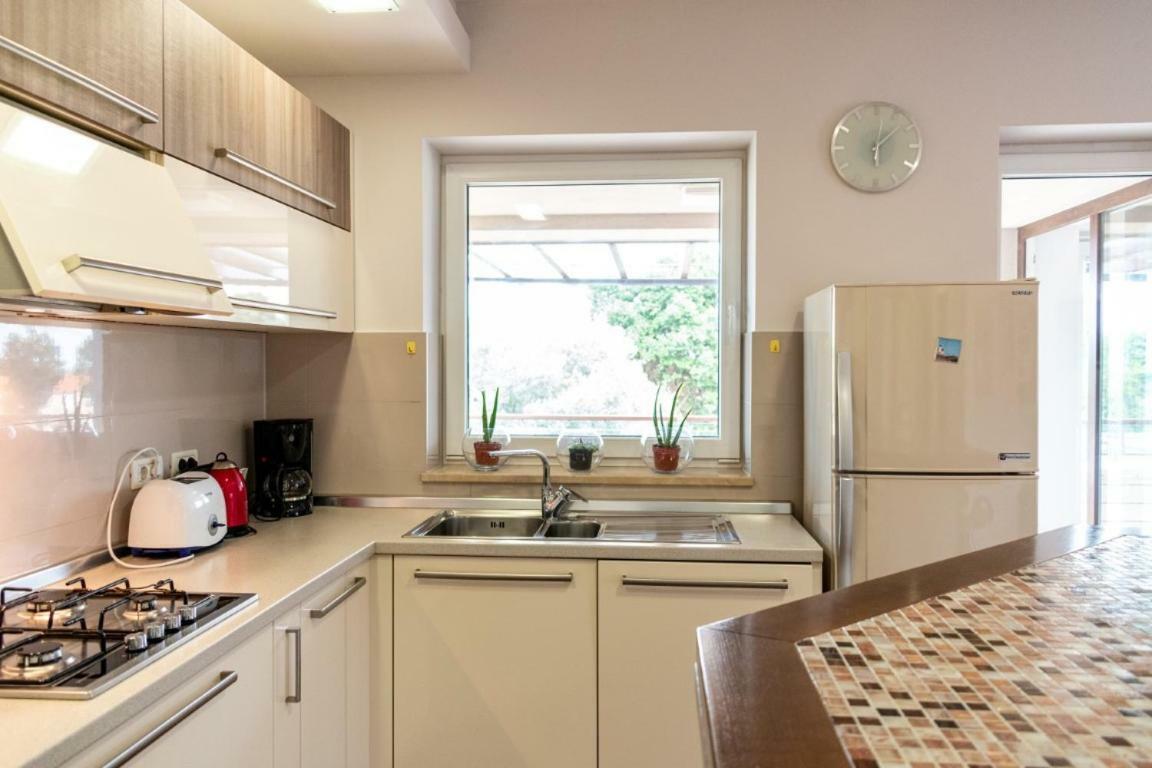 House Mia Apartment Liznjan Bagian luar foto